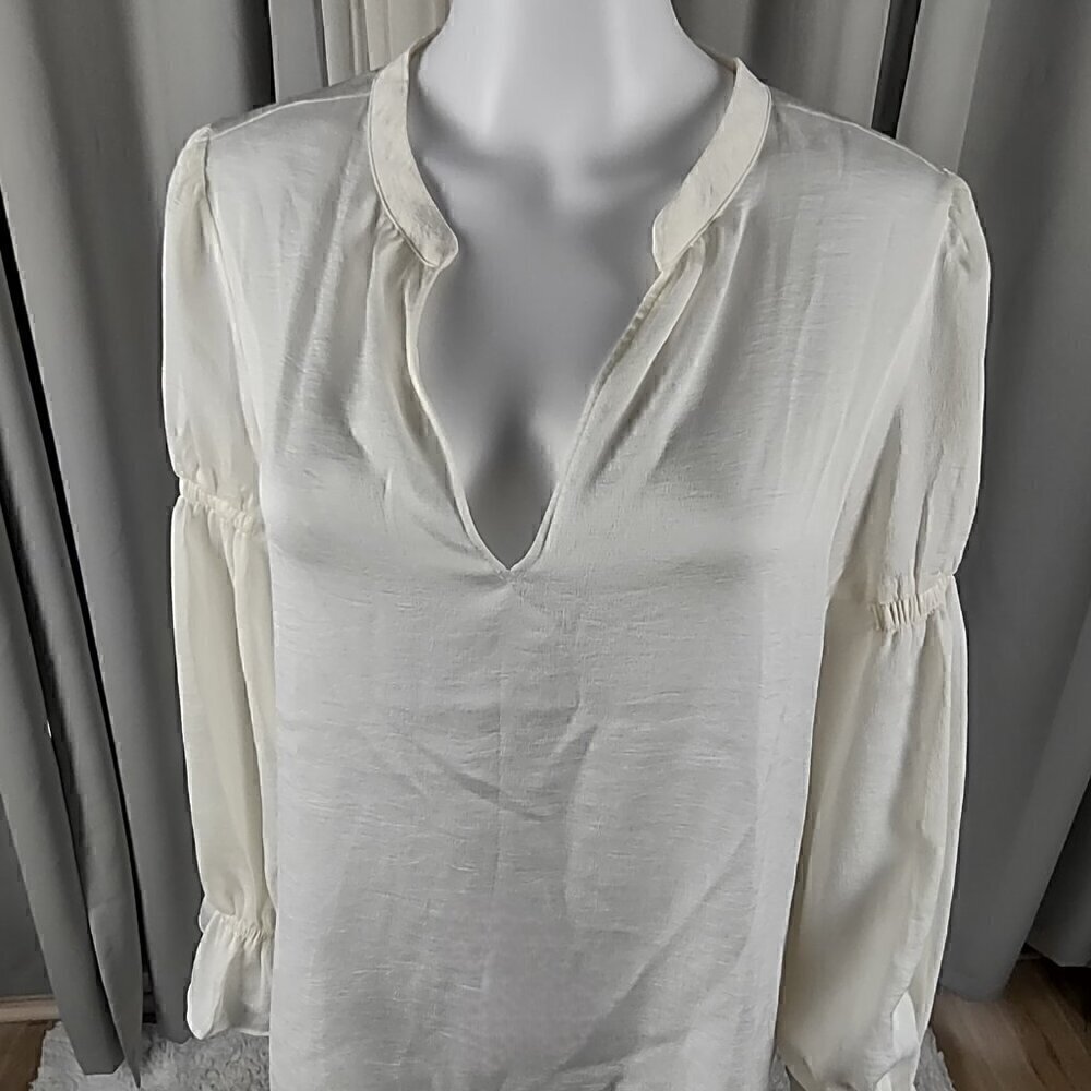 Ann Taylor Ivory V-Neck Puff Sleeve Blouse Boho Romantic Office Top Size M (NWT) - Picture 2 of 14
